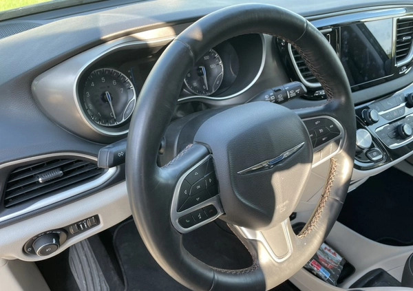 Chrysler Pacifica cena 129000 przebieg: 95000, rok produkcji 2020 z Czaplinek małe 596